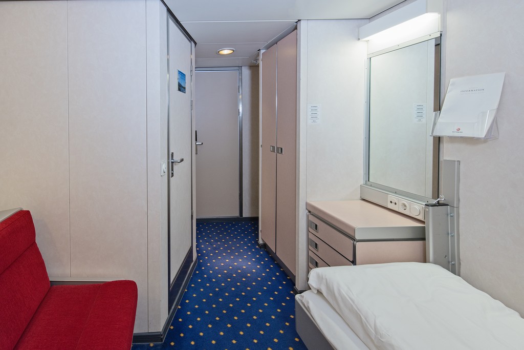 Hurtigruten MS Vesteralen Polar Outside Outside Restricted view a b.jpg
